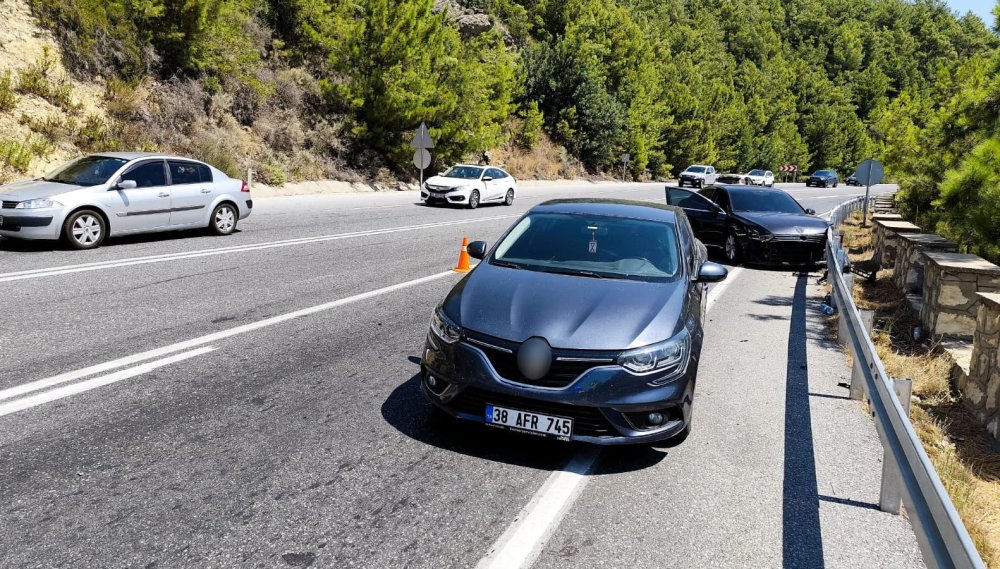 Kimse Gideceği Yere Gidemedi! Motosiklet Şerit Değiştirdi Ortalık Karıştı