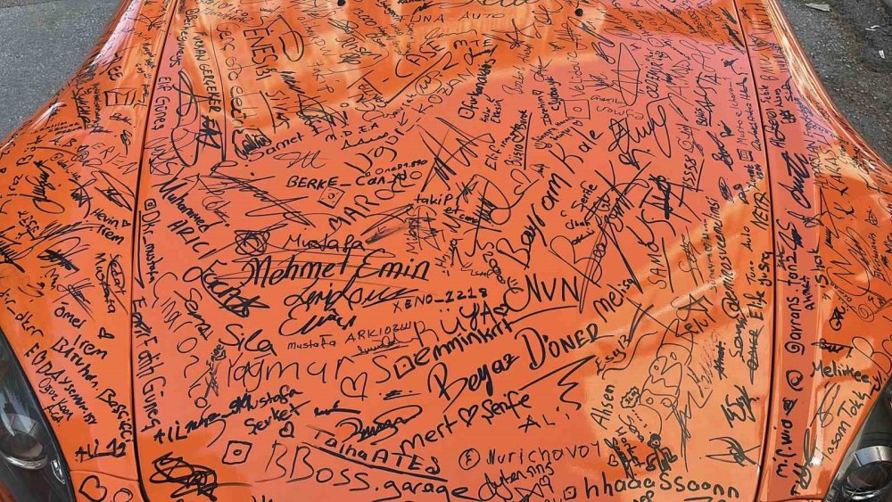 Konya’da İmza Toplayan Otomobil İlgi Odağı Oldu