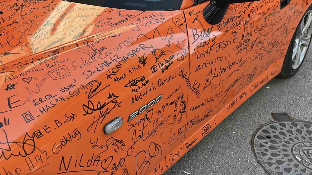 Konya’da İmza Toplayan Otomobil İlgi Odağı Oldu