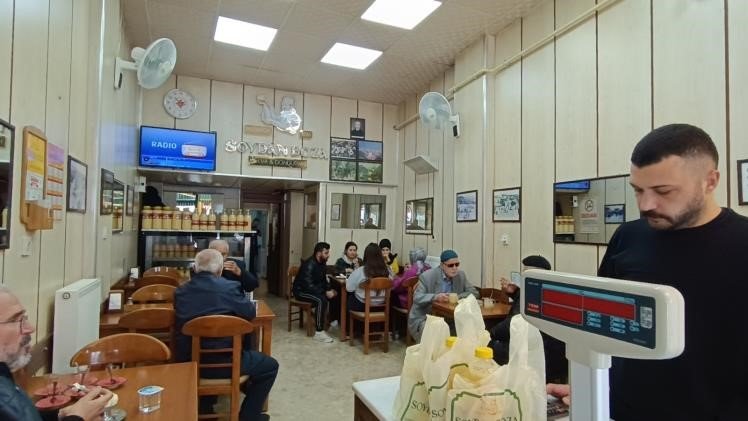 Dört kuşaktır aynı dükkanda aynı işi yapıyorlar