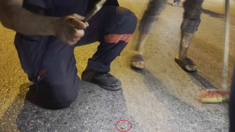 Kazada kopan parmağı telefon feneriyle aradılar