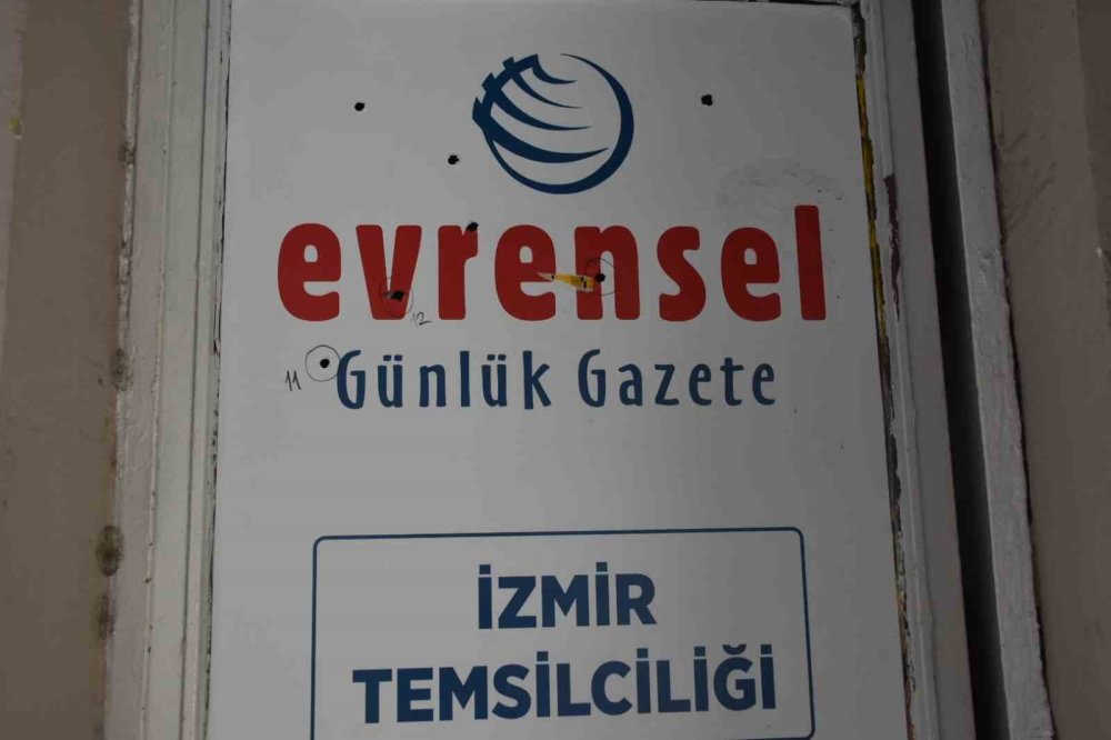 Gazete binasına silahlı saldırı kamerada