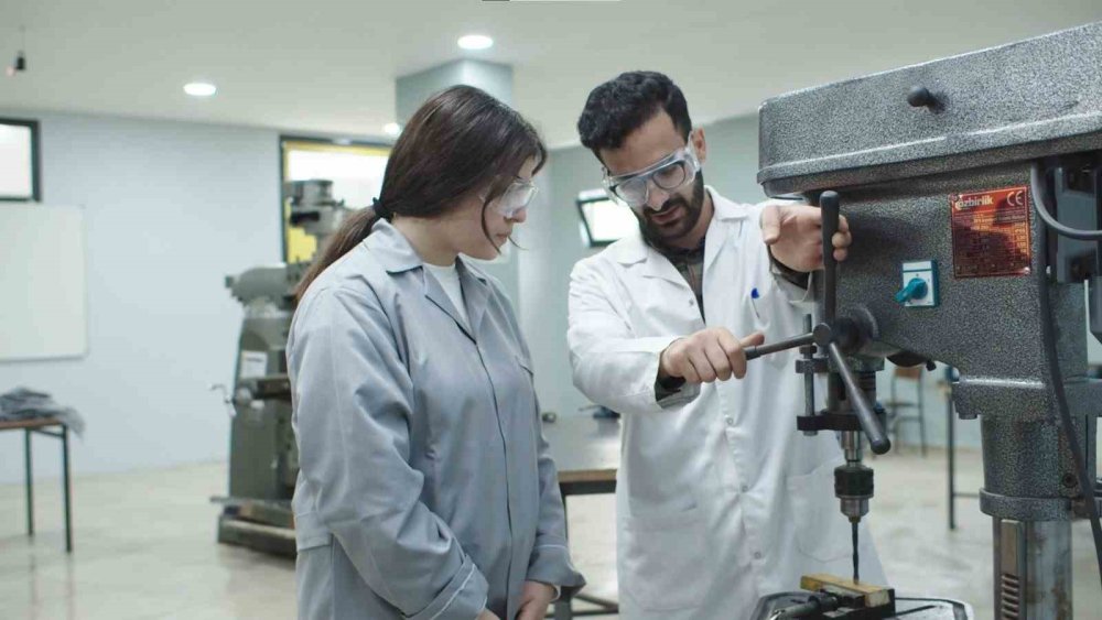 İş bulma garantili meslek okulu öğrencilerini bekliyor