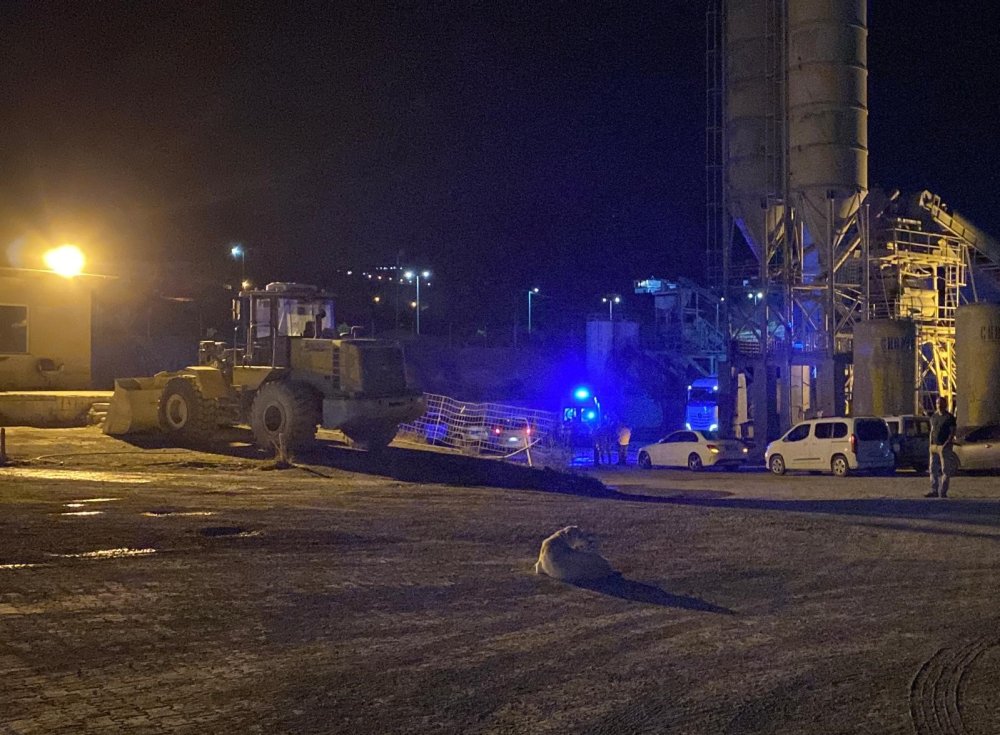 Akılalmaz kaza: Şoför basınç nedeniyle hayatını kaybetti