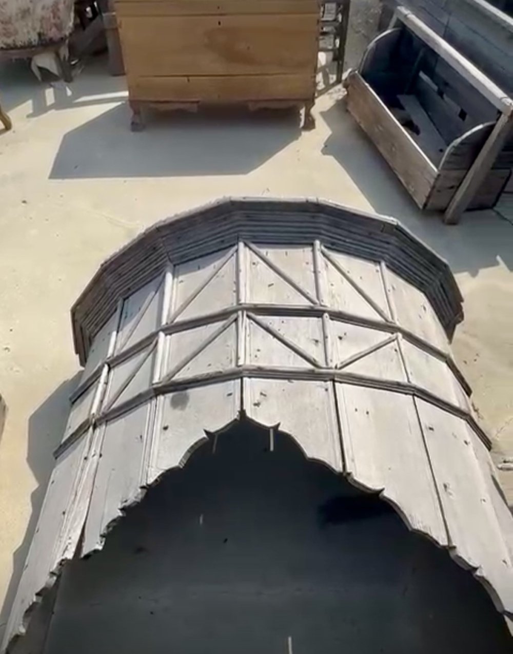 Restorasyon uzmanı 300 yıllık ahşap malzemelerin satışına kıyamadı
