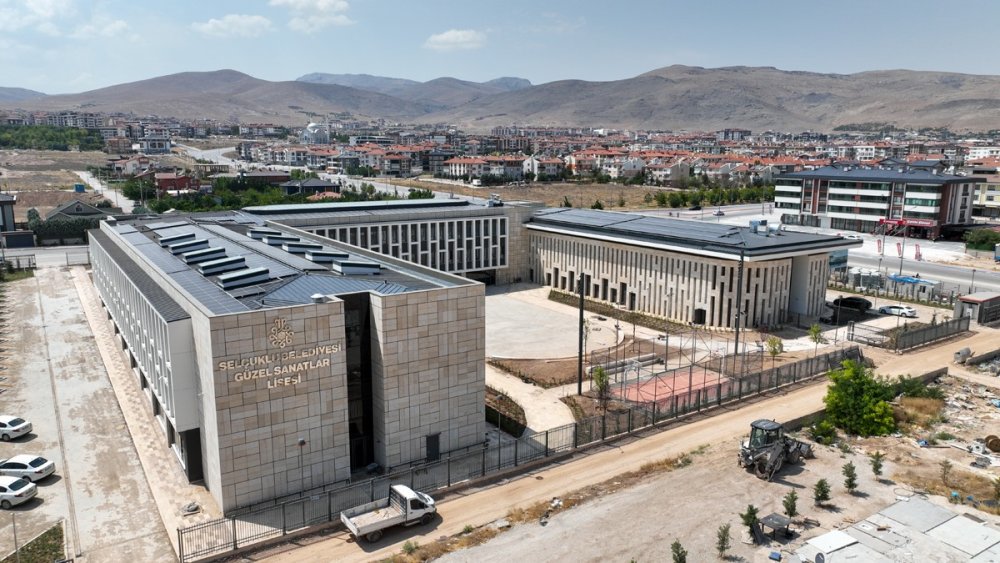 İlçeyi Buralara Taşıyıp Milyarlık Yatırım Yaptı