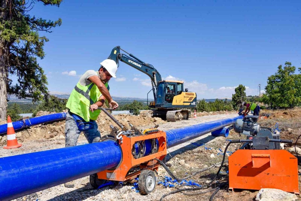 Bir yudum suya hasret kalan mahalleye 4 bin 500 metrelik umut hattı