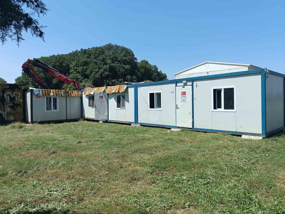 Halkın yardımları çürümeye terkedildi