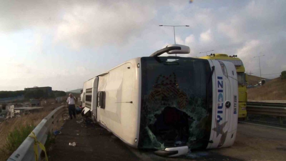 Kuzey Marmara Otoyolu’nda yolcu otobüsü devrildi: 3 ölü, 20 yaralı