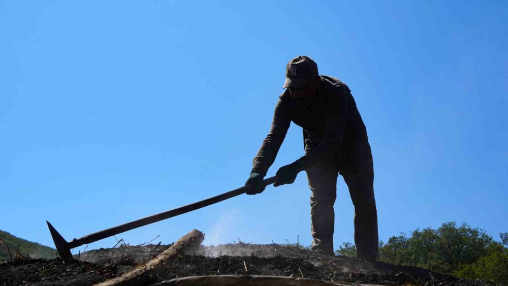 Mardin’den Ankara’ya Gelen Mevsimlik İşçiler, Ekmeğini Kömürden Çıkarıyor