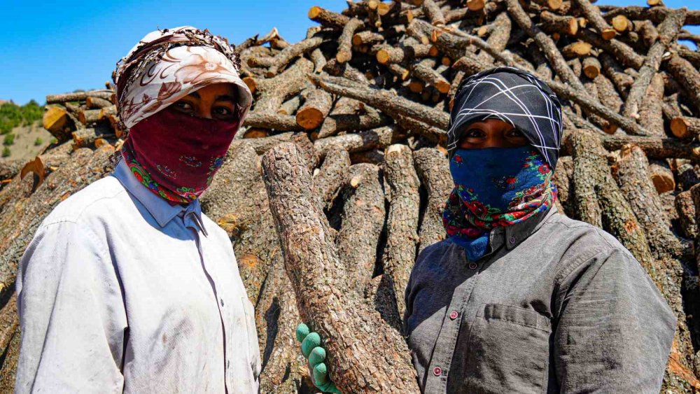 Mardin’den Ankara’ya Gelen Mevsimlik İşçiler, Ekmeğini Kömürden Çıkarıyor
