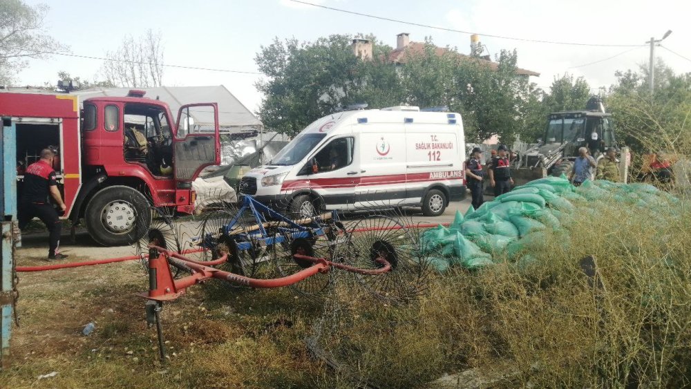 Yangını uzaktan gördü, evi kurtardı