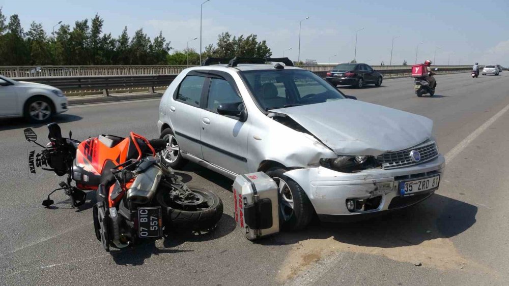 İhbara giden motorize sağlık ekibi kaza yaptı: 1 yaralı