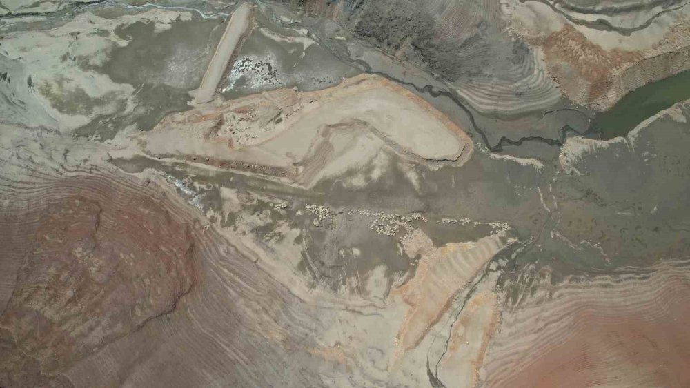 Kenti besleyen barajda 35 günlük su kaldı