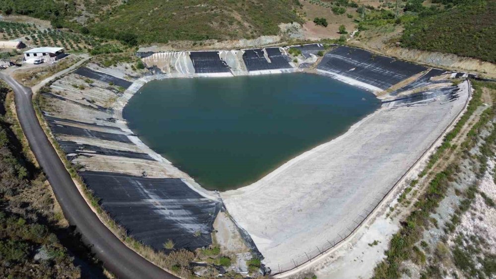 Kuraklığın vurduğu göleti suya kavuşturdu
