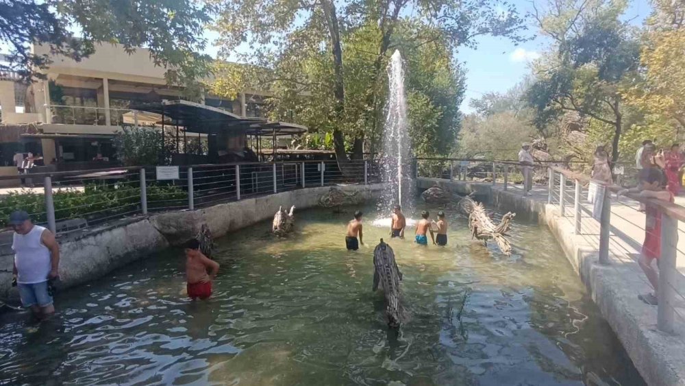 Manavgat Şelalesi'nde Su Seviyesi Düşünce Kayalıklar Ortaya Çıktı
