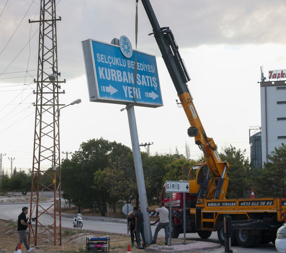 Selçuklu Belediyesi’nden şehir estetiği adımı: Totem ve reklam panoları kaldırılıyor