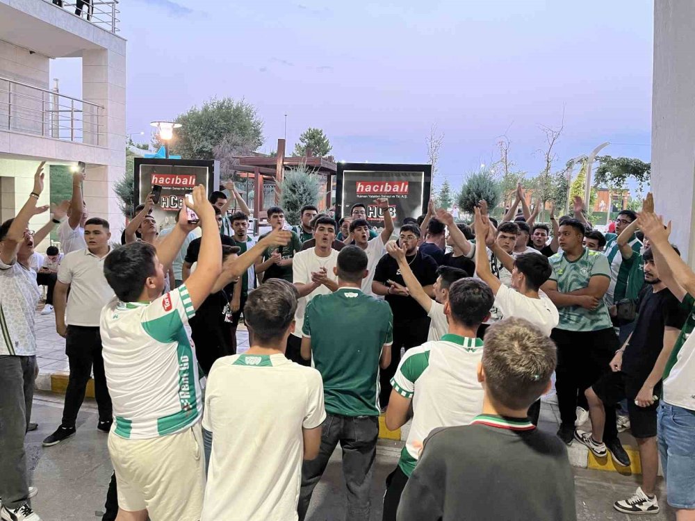 Konyaspor’un Yeni Transferi Jackson Muleka Konya’da