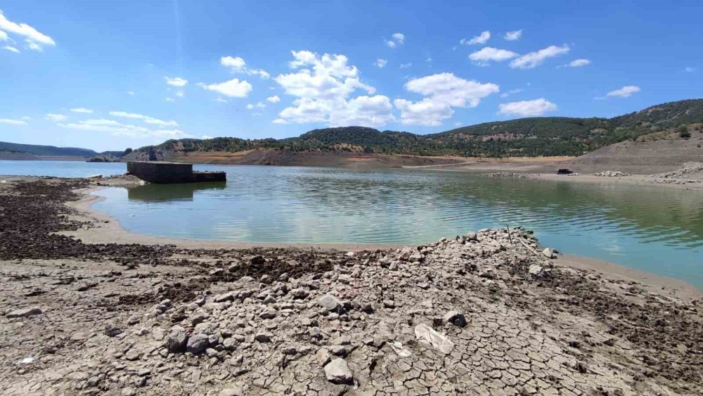 Ankara’da sular azaldı: Eski yerleşim yerleri gün yüzüne çıktı