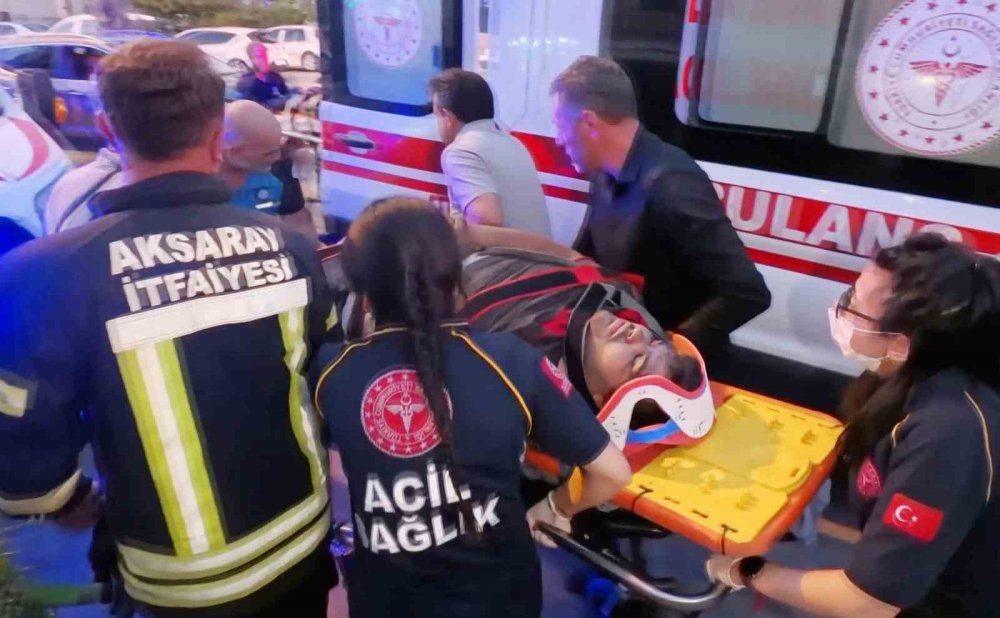 Asansörü tamire gelen 2 işçi, kabinle beraber yere çakıldı