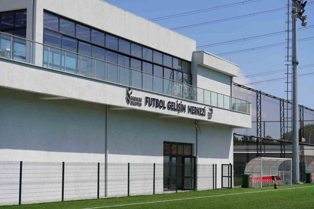 Türkiye’nin ilk futbol gelişim merkezi hizmete başladı