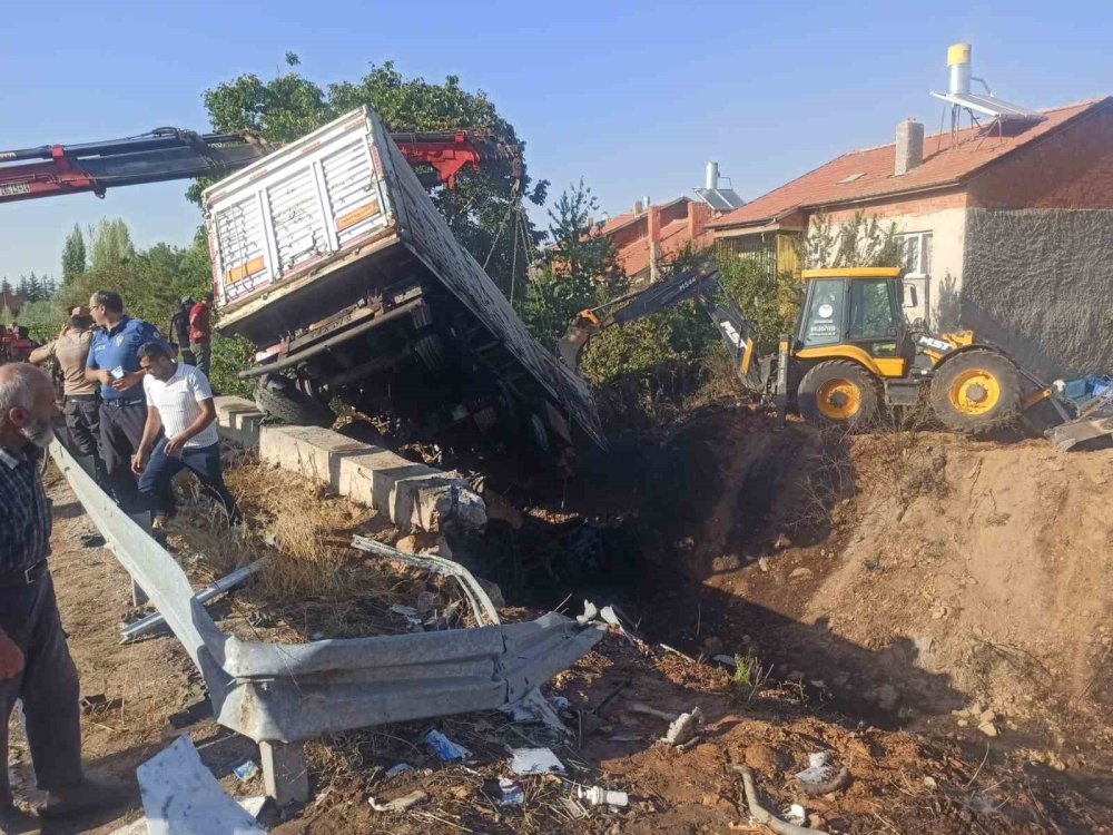 Doğanhisar'da Katliam Gibi Kazada 3 Kişi Yaşamını Yitirdi