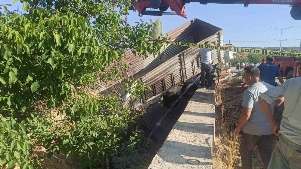 Doğanhisar'da Katliam Gibi Kazada 3 Kişi Yaşamını Yitirdi