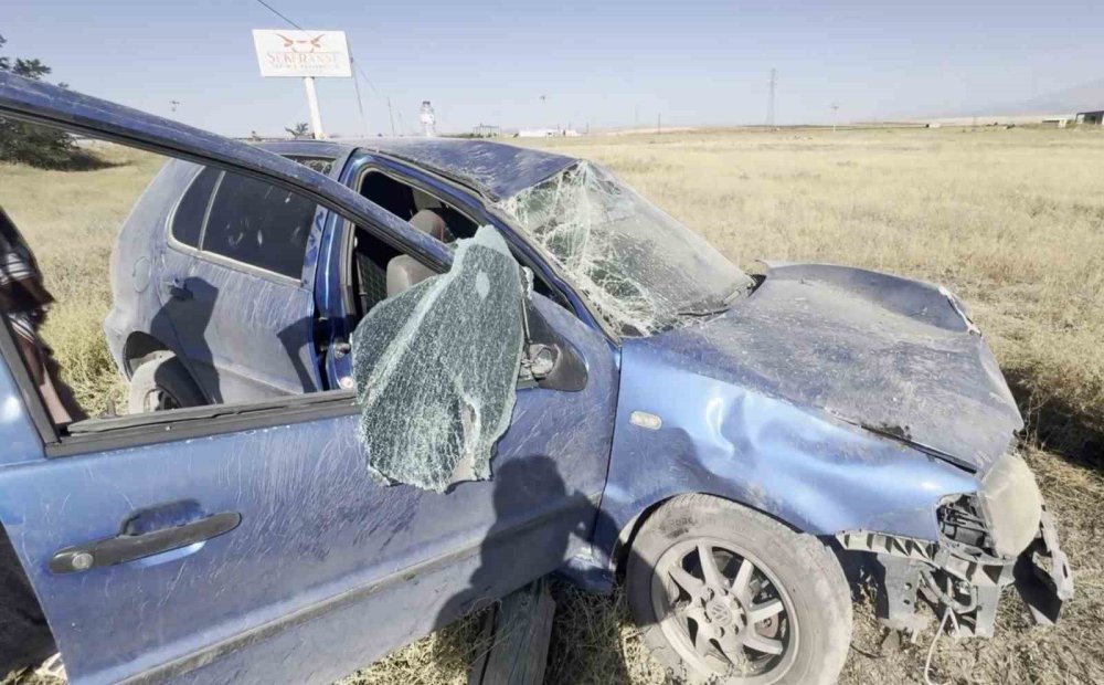 Hurdaya Dönen Bu Otomobilden Sağ Çıktı