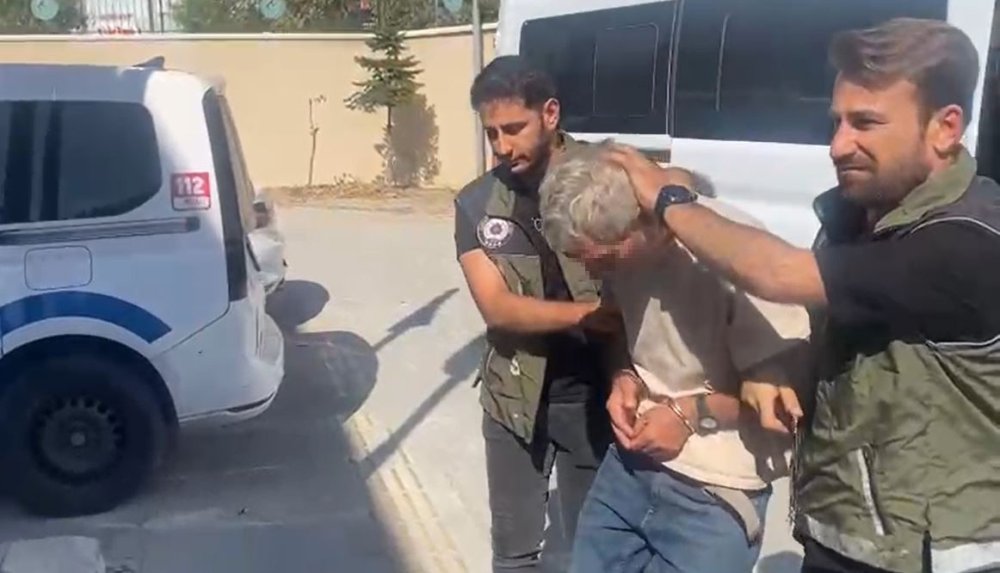 Müşteri gibi girdi, termos ve telefon çaldı