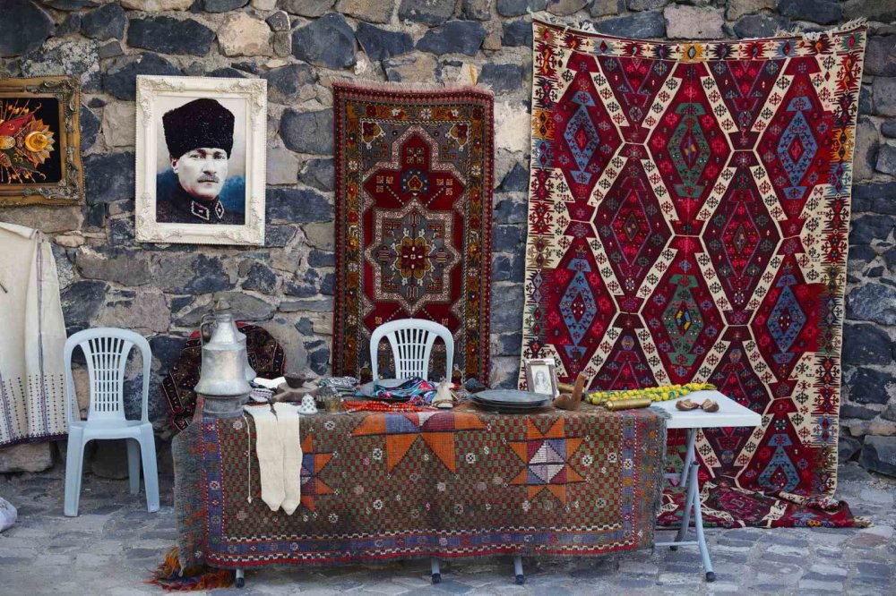 Nevşehir Antika Pazarı Tarihi Kale’de Kapılarını Açtı