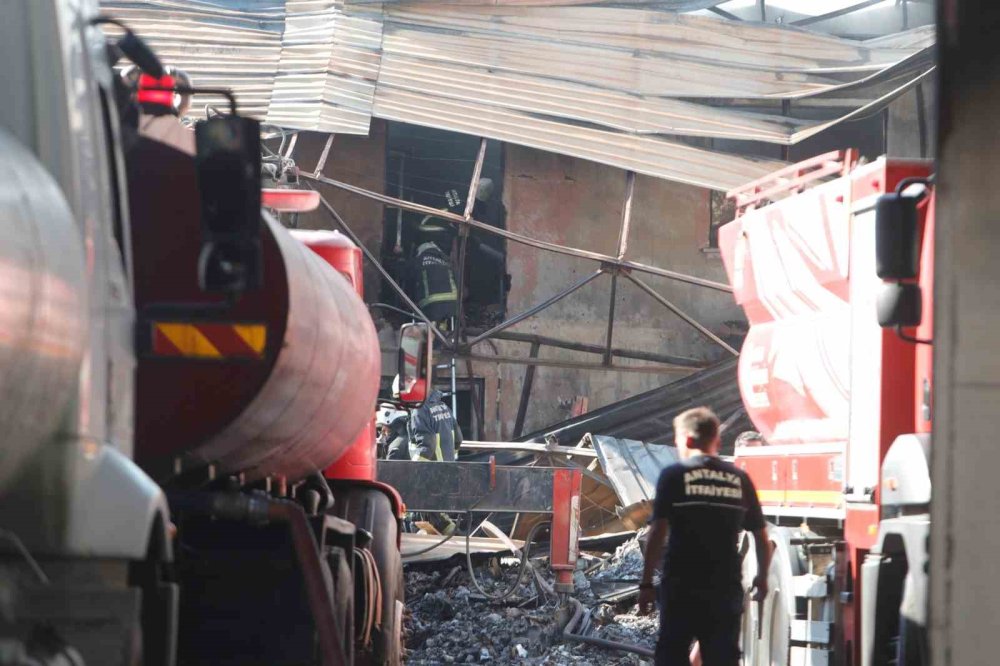 15 gün arayla aynı depoda ikinci yangın