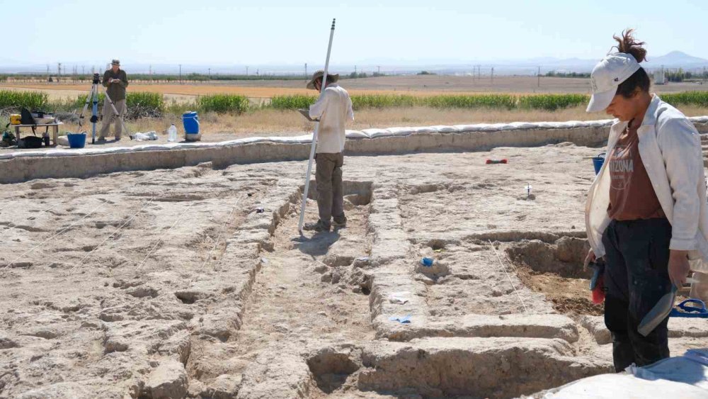 Höyükte sokak izleri: Çatalhöyük’ten 800 yıl daha eski şehircilik örneği