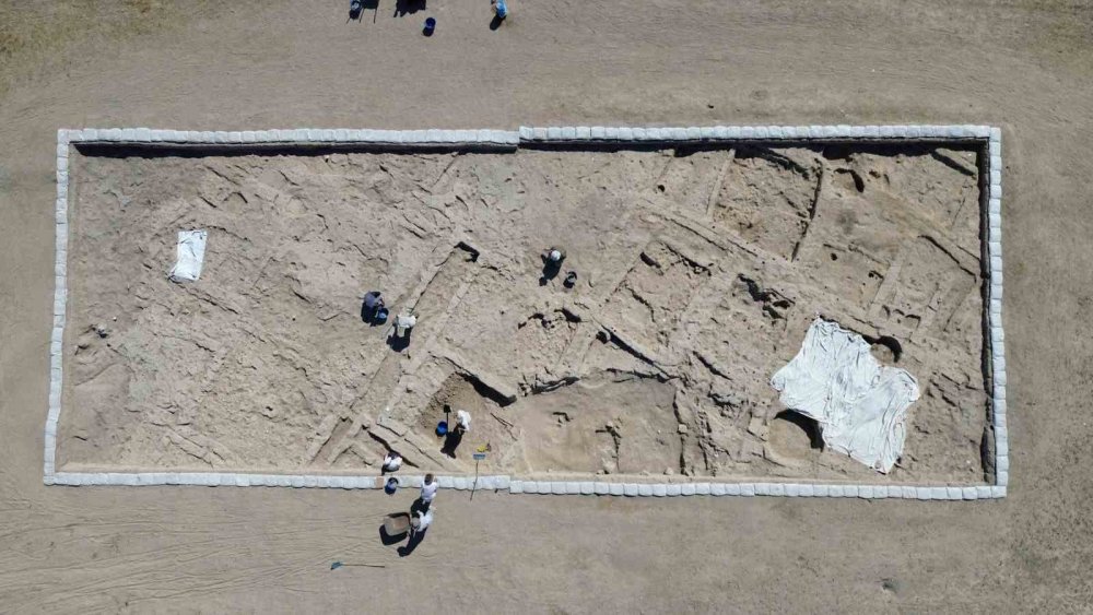 Höyükte sokak izleri: Çatalhöyük’ten 800 yıl daha eski şehircilik örneği