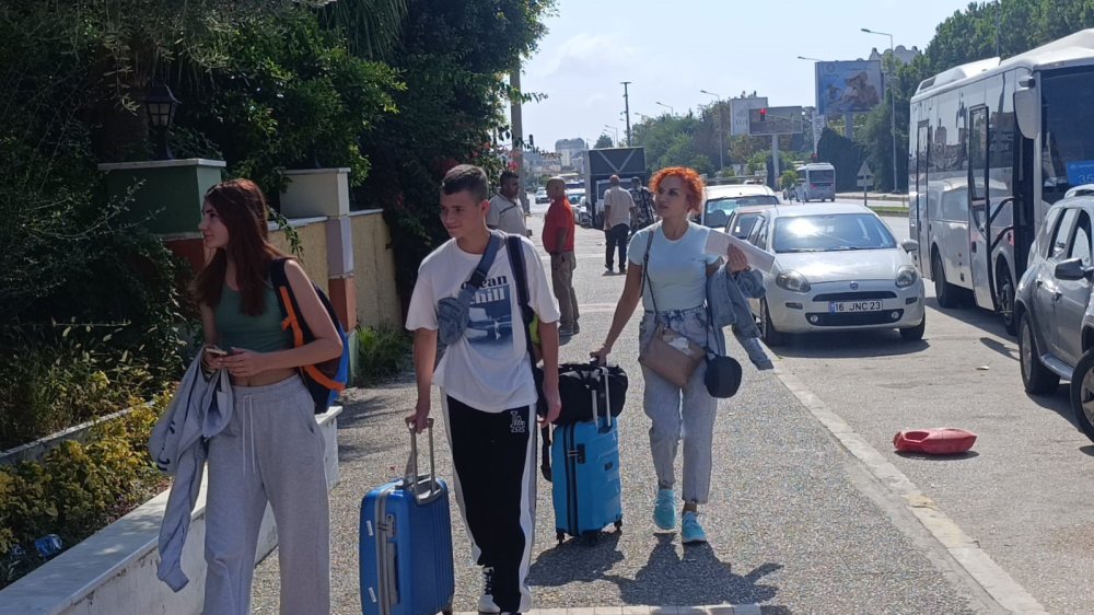 Otelde maaş krizi: Personel iş bıraktı, tatilciler isyan etti