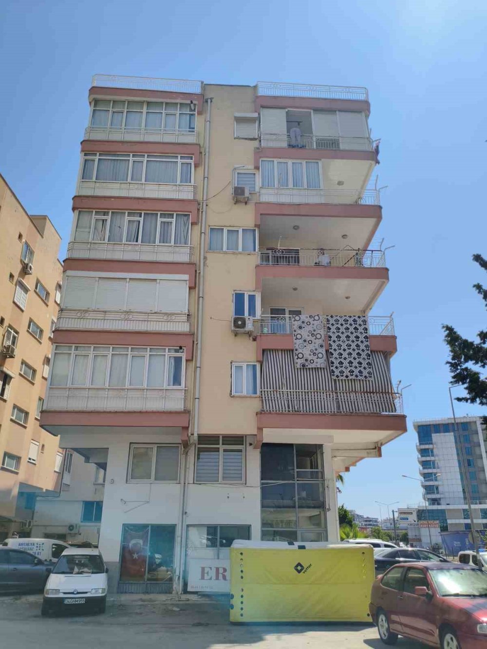 Demir korkuluklarda boşanma pazarlığı: Eşinden söz aldı, atlamaktan vazgeçti