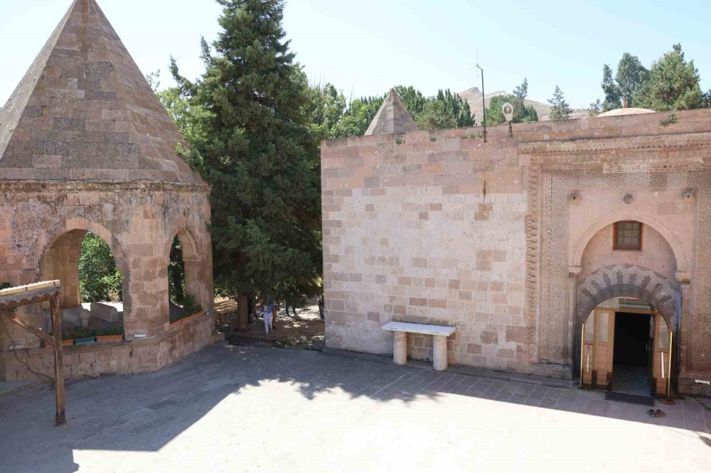 Kapadokya’da Türk-İslam dönemine ait eserler gün yüzüne çıkıyor