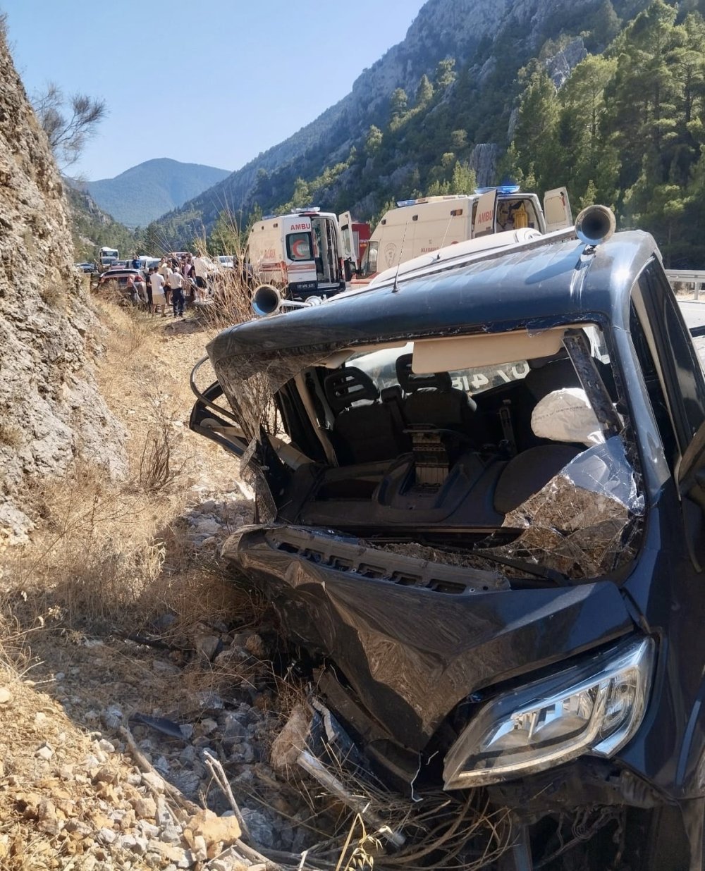 Kazayı görenin kafası karıştı! Kim Kime Çarptı?