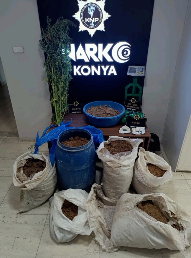 Konya’da zehir tacirlerine operasyon: 712 bin hap ele geçirildi