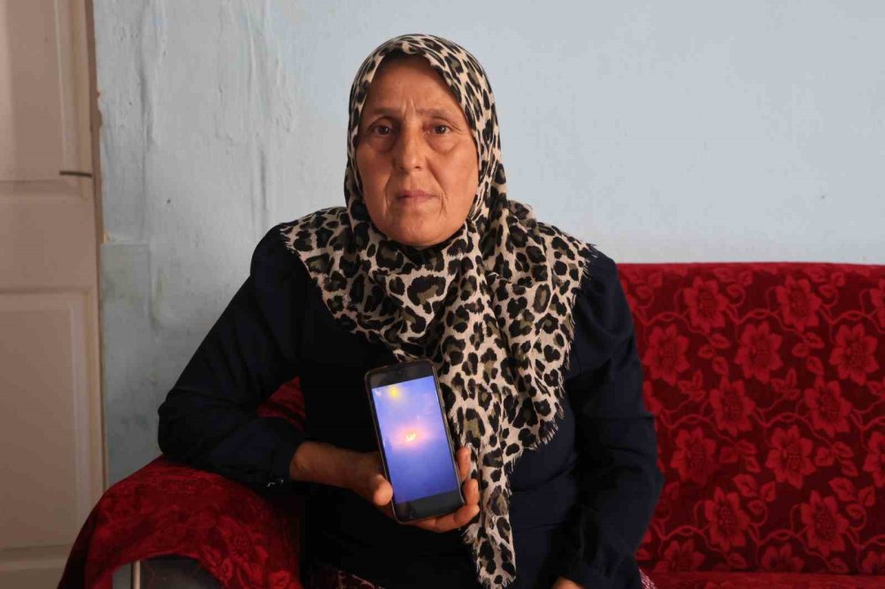 Kanserden Eşini Kaybetti Depremi Gördü 4 Evladının Ekmek Parasını Kazandığı Minibüs Yandı