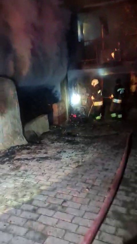 Mahalleyi Uykudan Uyandıran Yangın