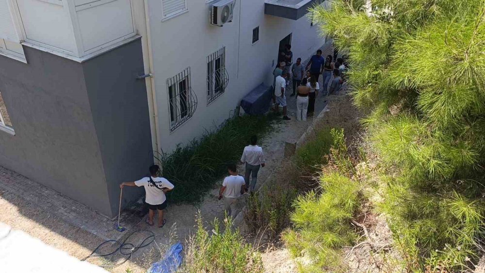 Çilingir çağırmak yerine çatıdan girmeye kalktı, düşerek yaşamını yitirdi