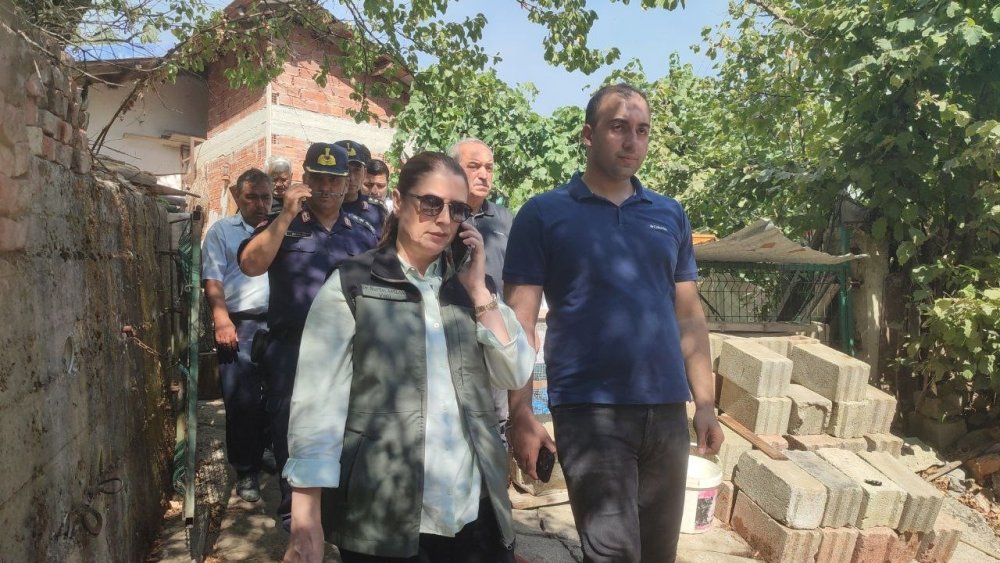 Tütsü yaparken yangın çıktı, söndürmeye çalışırken tüp patladı