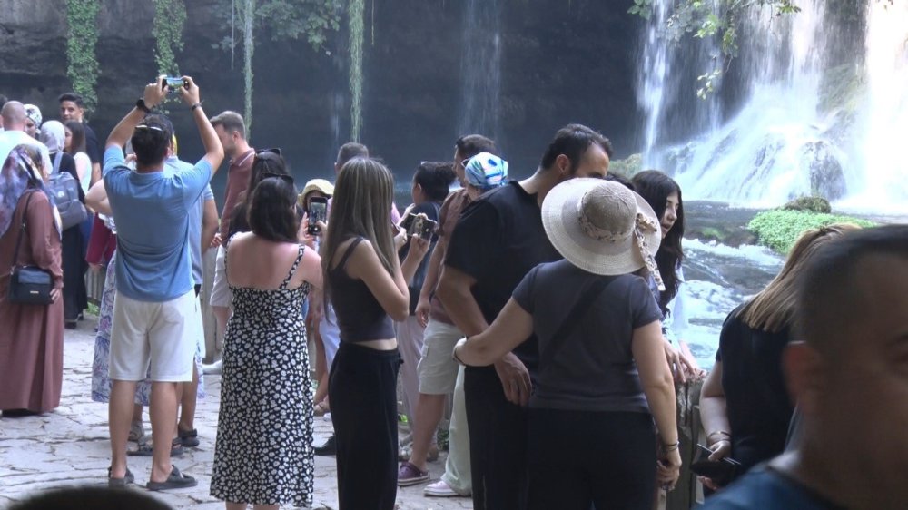 Düden Şelalesi 8 ayda 605 bin ziyaretçiyi ağırladı