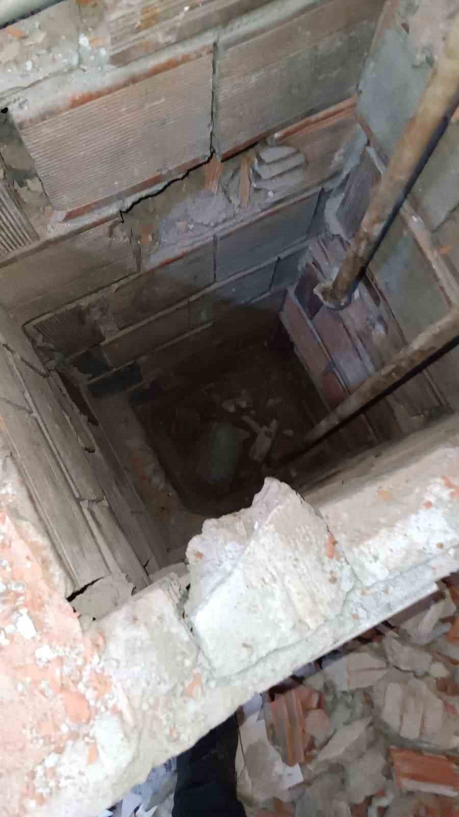 Telefonunu Almak İstedi Duvar Yıkıldı