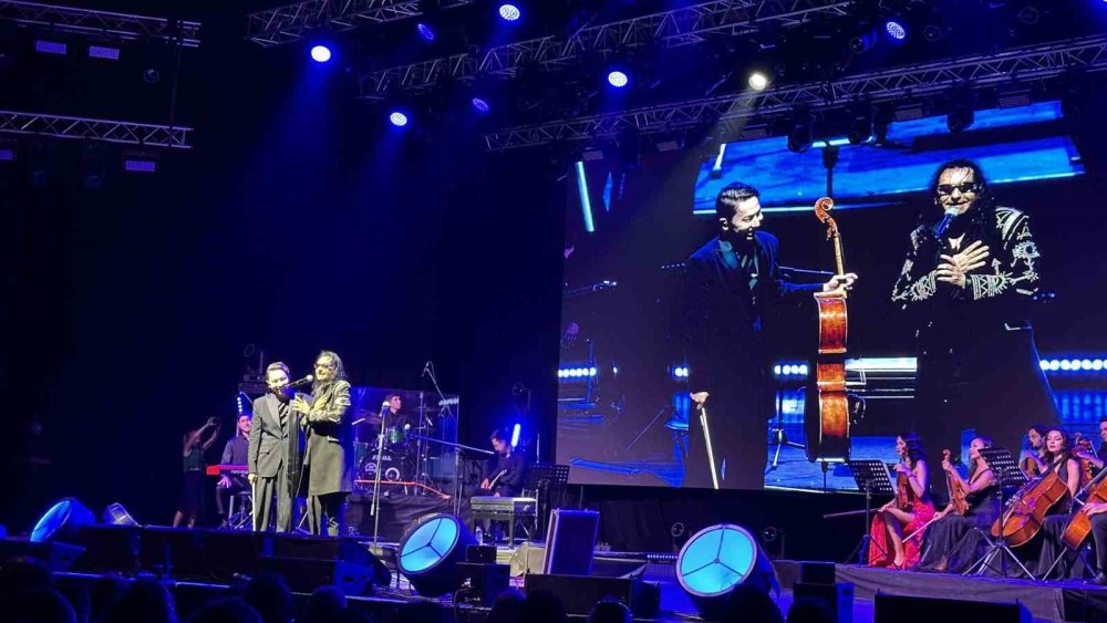 Gökhan Kırdar yıllar sonra sahnede