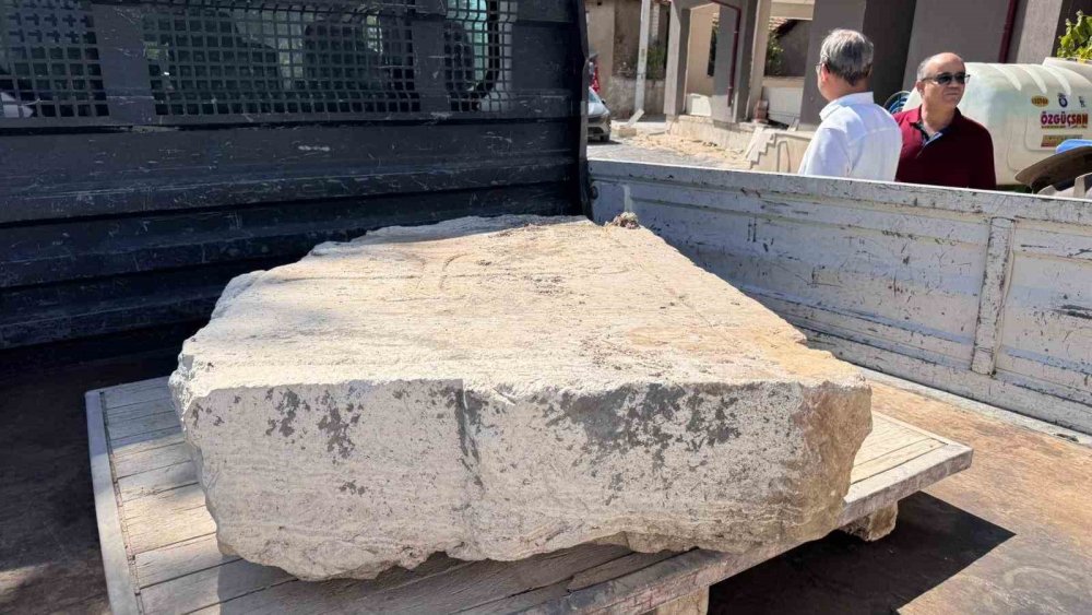 Tadilat Sırasında Tarihi Taş Bulundu: Bizans Dönemine Ait Olabilir
