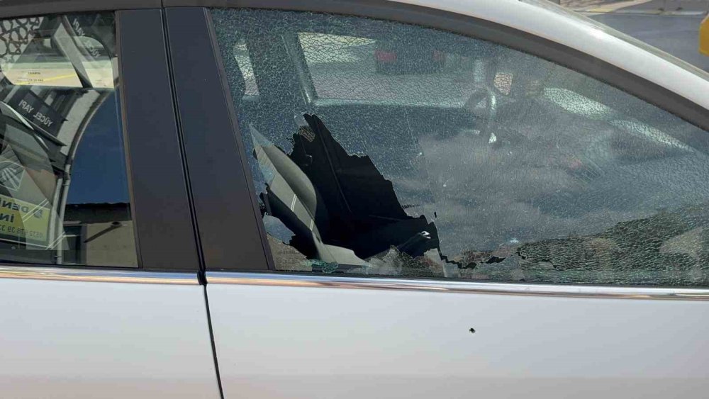 Elindekini atıp kaçtı: Mahalleyi ayağa kaldırdı