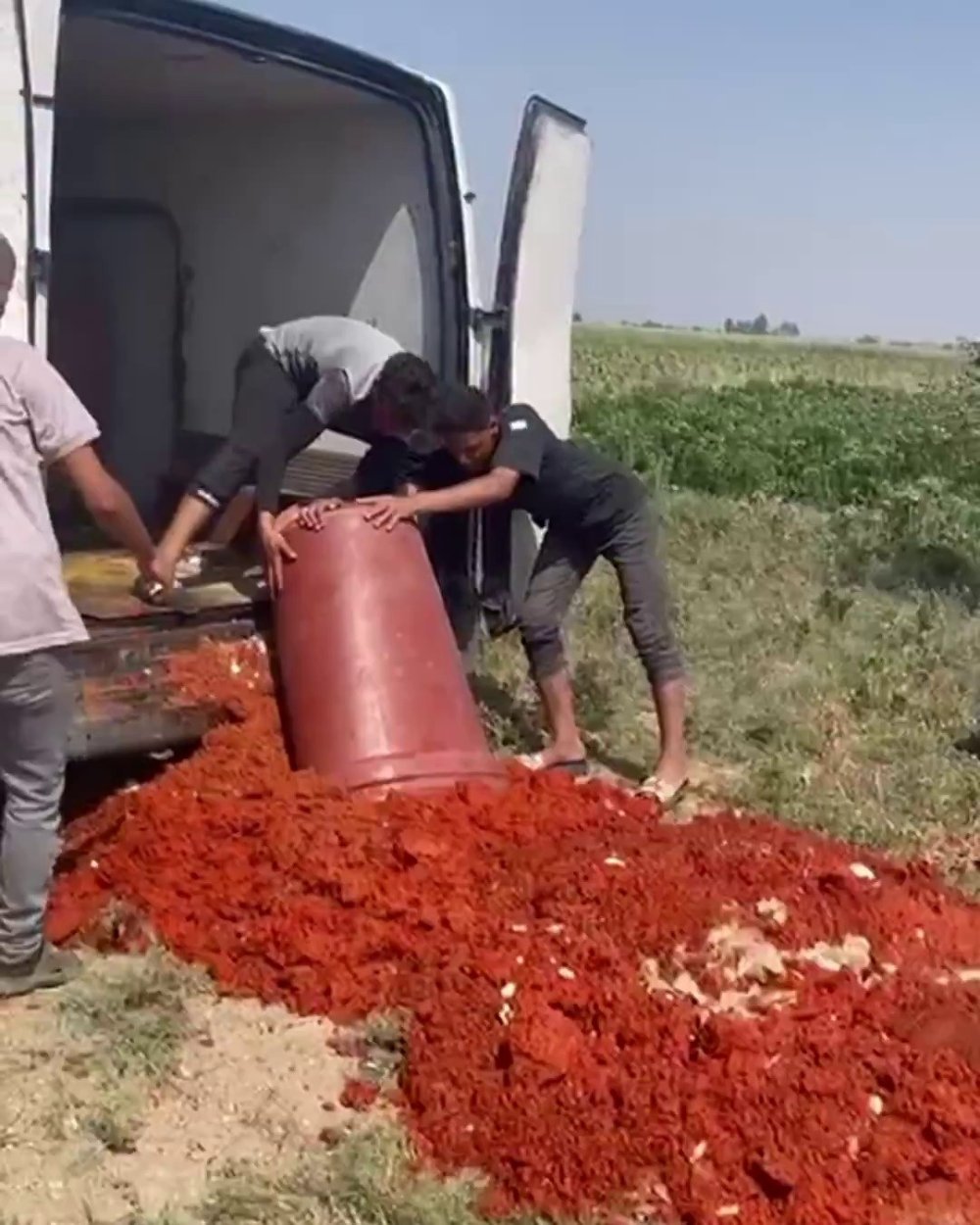 Katkı Maddeleriyle Üretilmiş 6 Ton Sahte Salça İmha Edildi