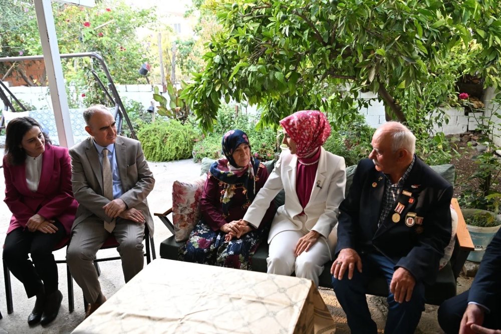 Hem 4 Yıllık Evli Hem Gazi