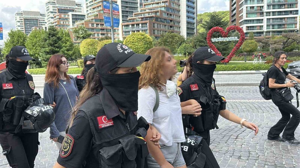 CHP İstanbul İl Başkanlığı’nda gerginlik